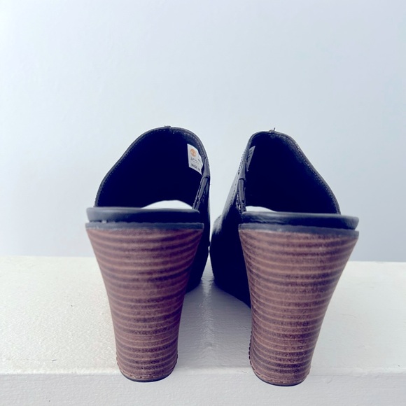 Brand new black leather Timberland Mule’s 7.5 - Picture 3 of 3